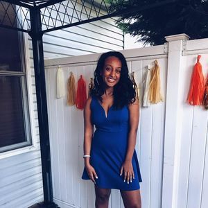 Meet your Posher, Lia